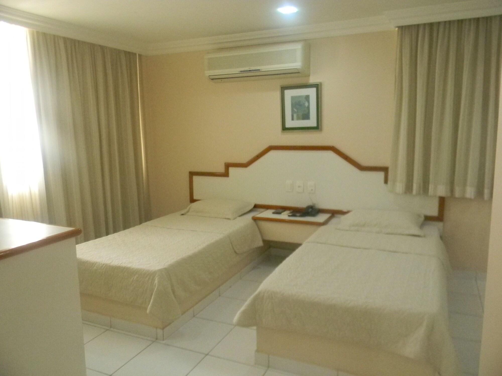 Hotel Slaass มาเนาส์ ภายนอก รูปภาพ