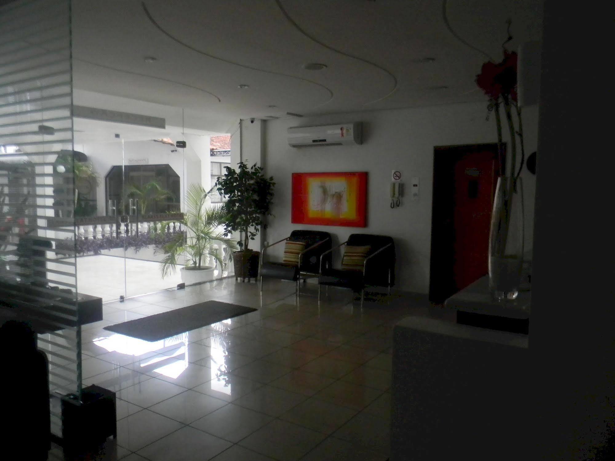 Hotel Slaass มาเนาส์ ภายนอก รูปภาพ
